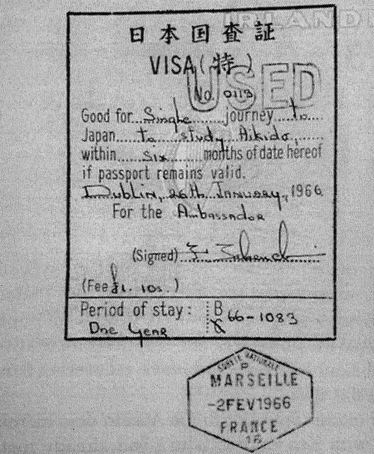 Visa de Ruddock délivré par l'ambassade du Japon en Irlande. Il précise que le but de son séjour est de pratiquer l'aïkido.